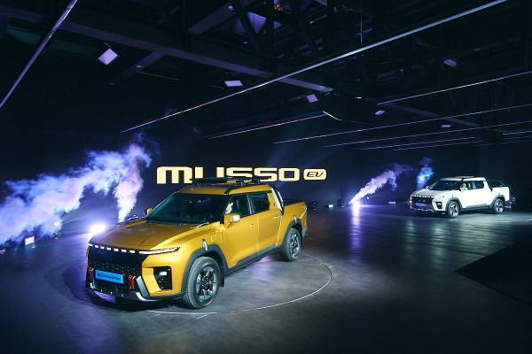 ‘쌍용 무쏘’의 부활…베일 벗은 전기 픽업트럭 ‘KGM 무쏘 EV’ [사진제공=KG모빌리티]