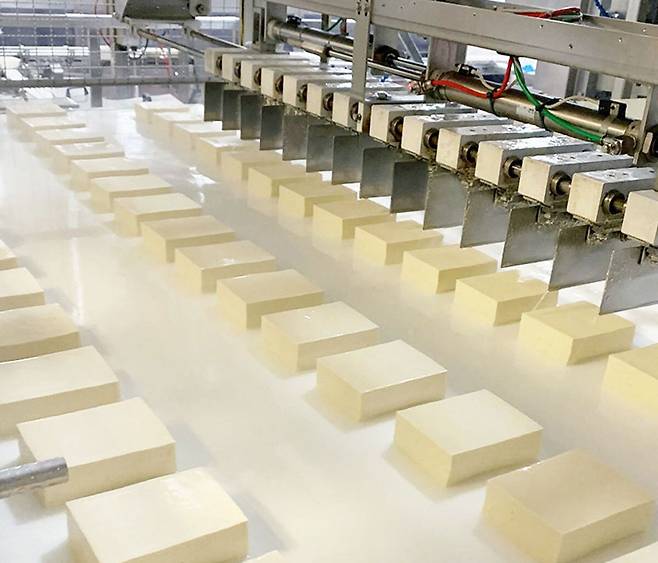 미국 캘리포니아주에 있는 풀무원USA 풀러턴 공장에서 포장 두부가 생산되고 있다. 풀무원 제공