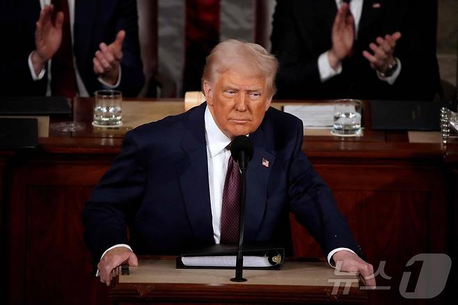 도널드 트럼프 미국 대통령이 4일(현지시간) 워싱턴 의사당 상·하원 합동회의에서 가진 연설서 "알래스카에 있는 세계 최대 규모 중 하나인 천연가스 파이프라인을 건설하는 사업에 일본, 한국 등이 수조달러씩 투자하면서 우리의 파트너가 되기를 원하고 있다＂고 밝히고 있다. 2025.03.05 ⓒ AFP=뉴스1 ⓒ News1 우동명 기자