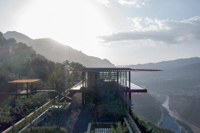 리우 지아쿤이 레노베이션한 중국 쓰촨성 루저우 얼랑 타운의 톈바오 동굴 지구. ⓒArch-Exist