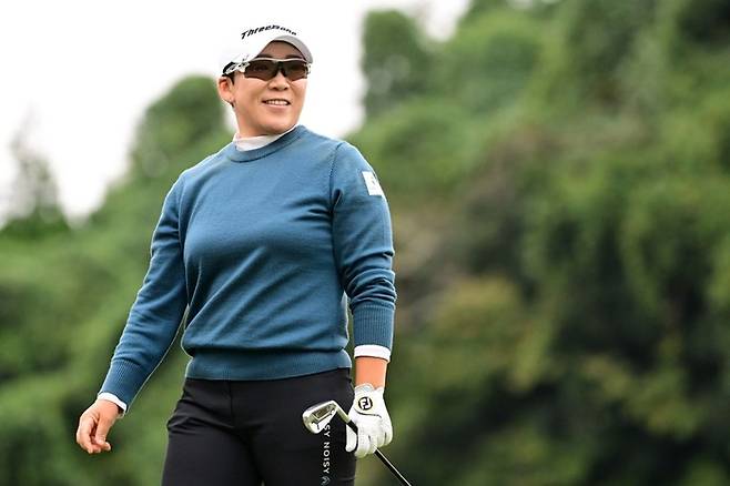 JLPGA 투어 통산 상금랭킹 1위 등극에 도전하는 신지애가 6일 개막하는 2025시즌 개막전 다이킨 오키드 레이디스 골프 토너먼트에서 통산 300번째 경기를 치른다. 신지애는 올해도 후회가 남지 않도록 최선을 다하겠다는 각오를 전했다. JLPGA