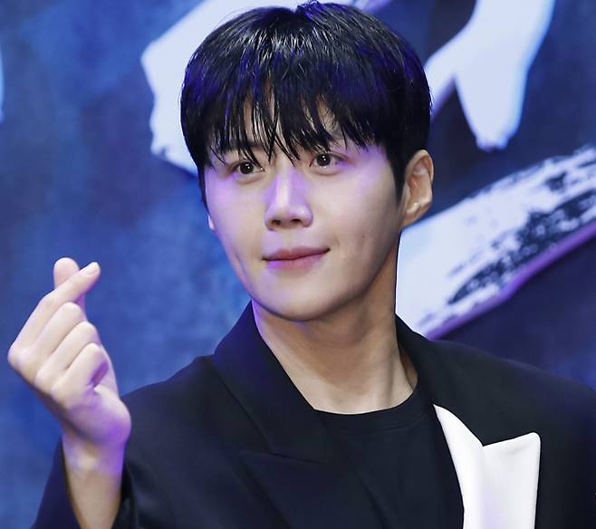 솔트엔터테인먼트를 떠나 판타지오로 둥지를 옮긴 배우 김선호가 계약금으로 20억원을 받았다는 보도가 나왔다. 판타지오 측은 이에 대해 확인이 어렵다며 말을 아끼는 상황이다. /사진=머니투데이 DB