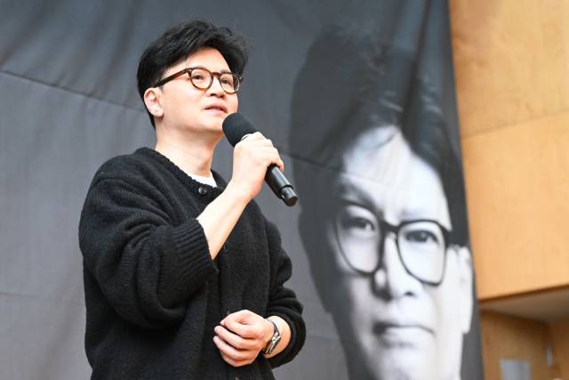 ▲국민의힘 한동훈 전 대표가 5일 서울 마포구 청년문화공간JU에서 열린 저서 '국민이 먼저입니다' 북콘서트에서 발언하고 있다. ⓒ연합뉴스
