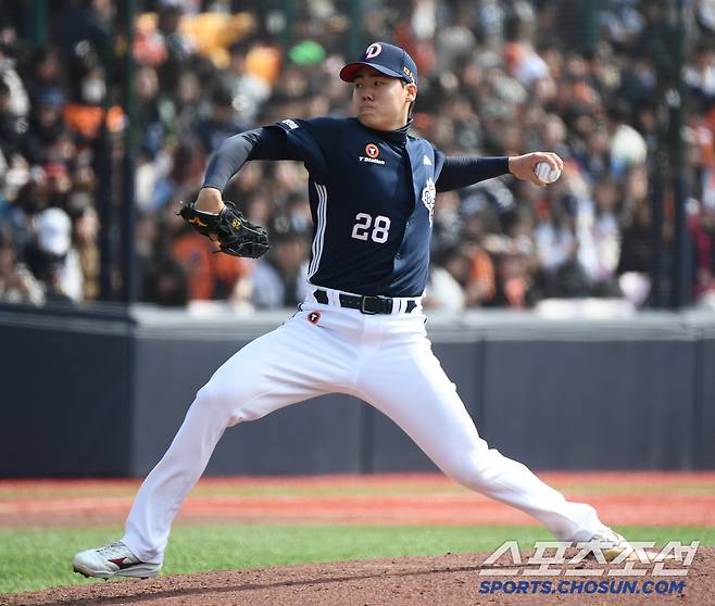 8일 청주야구장에서 열린 시범경기 두산-한화전. 최승용이 투구하고 있다. 청주=정재근 기자 cjg@sportschosun.com/2025.3.8/