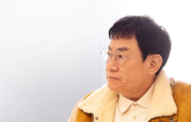 고등학교 시절부터 ‘사담부’라는 써클을 만들어 웃음의 포인트를 연구하다보니, 자연스럽게 언어 감각이 쌓였다고 했다./사진=김흥구