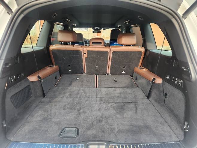 메르세데스-벤츠 GLS 580 4MATIC의 3열을 접은 모습./진상훈 기자
