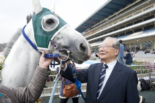 경마산업을 빛낸 은퇴 경주마.