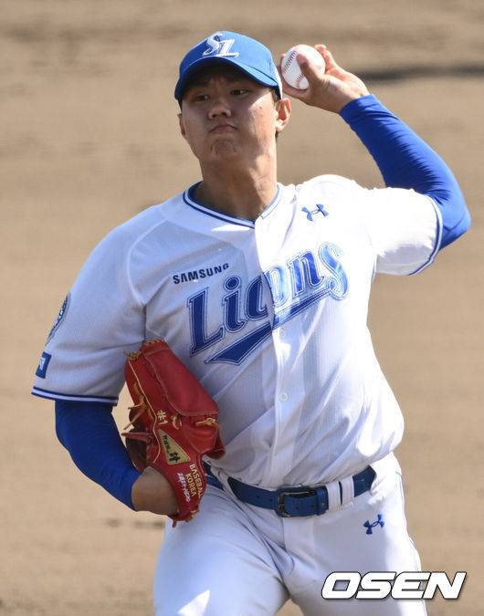 [OSEN=오키나와(일본), 조은정 기자]2일(한국시간) 일본 오키나와 온나손 아카마 구장에서 삼성 라이온즈와 KIA 타이거즈의 연습경기가 열렸다.삼성 선발은 후라도, KIA는 올러를 선발 투수로 내세웠다.7회초 삼성 배찬승이 역투하고 있다. 2025.03.02 /cej@osen.co.kr