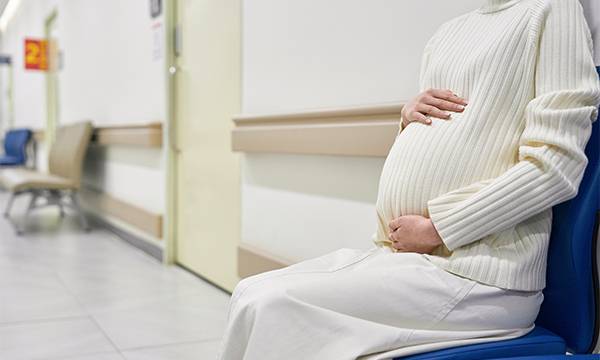 임신부가 감기에 걸렸을 때 흔히 먹는 아세트아미노펜 계열 약이 주의력결핍과잉행동장애(ADHD) 자녀를 출산할 위험이 높다는 연구결과가 나왔다. 게티이미지뱅크