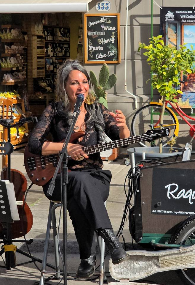 팔레르모 쥬세페 베르디 광장 버스킹.