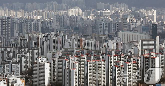 남산에서 바라본 서울 도심 아파트단지 모습. 2025.3.6/뉴스1 ⓒ News1 오대일 기자