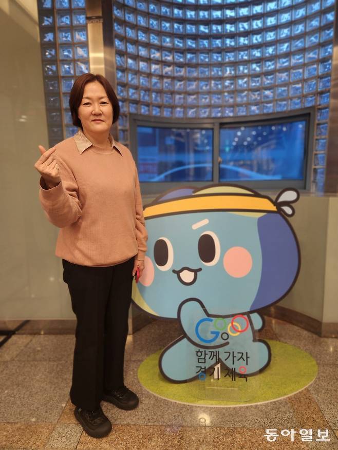 경기도청 직장운동경기부 지원협력관으로 일하고 있는 임춘애의 모습. 이헌재 기자