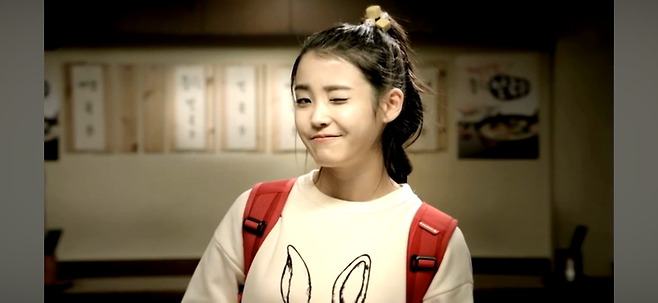 아이유. 농심 유튜브 채널.