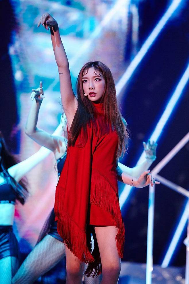 이 날 태연은 히트곡과 파워풀한 가창력으로 올 밴드 라이브 무대를 선보였다./SM엔터테인먼트 제공