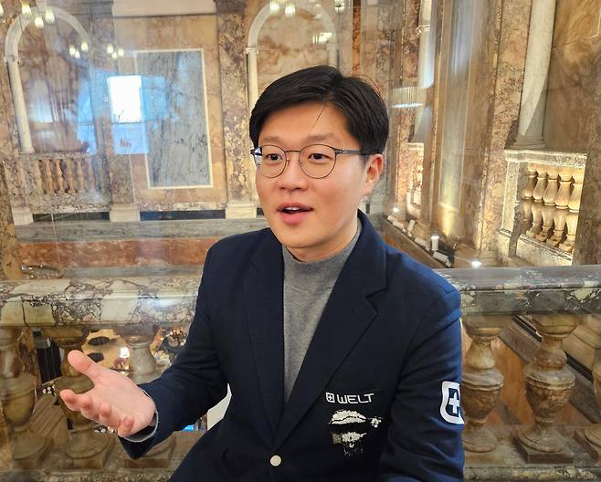 지난 5일(현지 시각) 영국 런던에서 만난 강성지(39) 웰트(WELT) 대표는 “병원에서 슬립큐를 처방받은 환자 분들이 보험사에 실손보험금을 청구해 처음으로 환급을 받은 것을 확인했다”며 "이제 환자와 의료진의 부담을 크게 덜어줄 수 있게 됐다"고 말했다./런던(영국)=염현아 기자