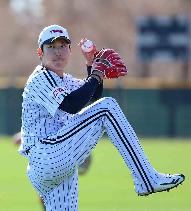 ▲ LG 손주영은 지난해 5선발로 풀타임 로테이션을 경험했다. 올해는 개막 2차전에 등판할 투수로 성장했다. ⓒ LG 트윈스