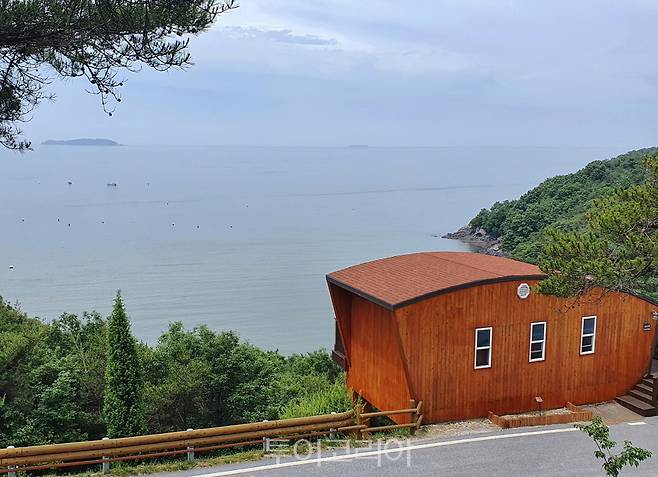 &nbsp;전북 부안 국립변산자연휴양림 숲속의집(위도항) 전경 /사진/국립자연휴양림관리소