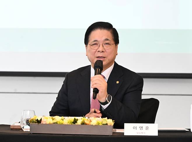 이영훈 여의도순복음교회 담임목사가 11일 서울 종로구 포시즌스호텔에서 열린 기자간담회에서 발언하고 있다. [여의도순복음교회]