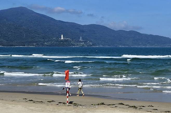 다낭 미키해변에서 바라본 해수관음상