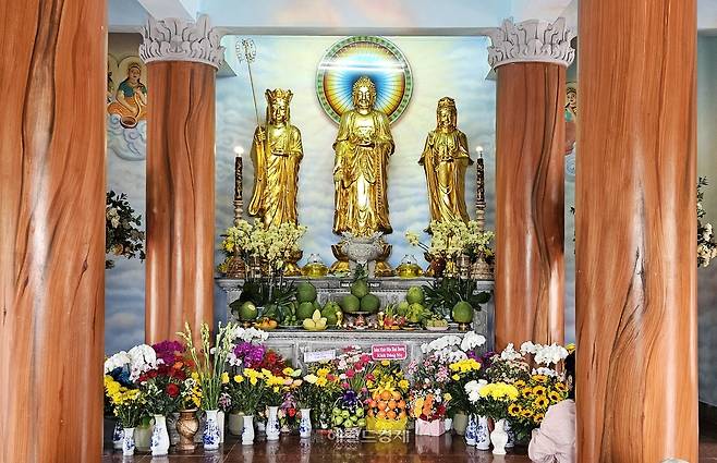 해수관음상 내부 기도처 법당