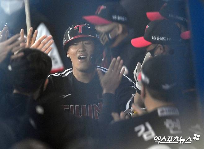 LG 외야수 송찬의는 10일 사직구장에서 열린 '2025 신한 SOL Bank KBO 시범경기' 롯데와 시범경기에서 6번타자 좌익수로 선발 출전한다. 시범경기 기간 왼손 투수 상대 기회를 받을 전망이다. 엑스포츠뉴스 DB