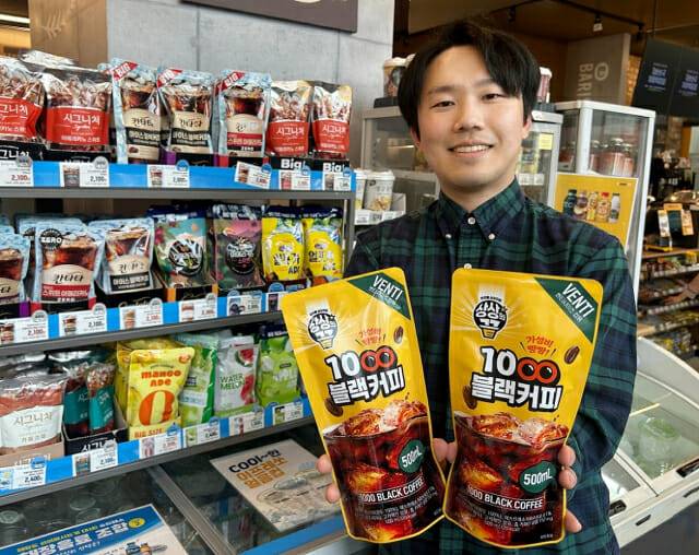 이마트24가 선보이는 1000블랙커피 파우치음료