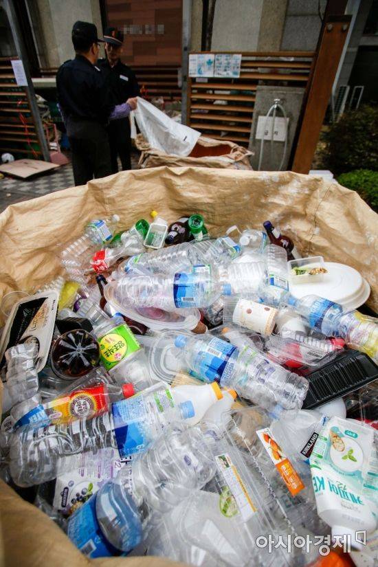 수거된 플라스틱 재활용품들. 아시아경제 자료사진