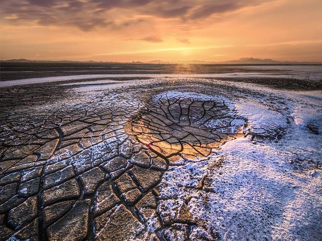 '갈라진 땅'. 기상청 제공(촬영 박경순)