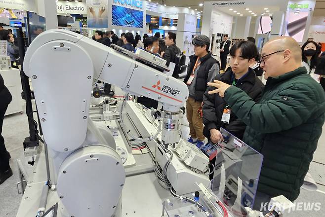 이번 전시회는 한국산업지능화협회, 한국무역협회, 코엑스 등이 공동 주최하고, 산업통상자원부, 중소벤처기업부 등이 공동 후원한다.