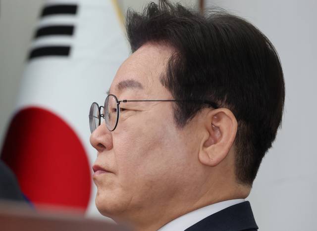 ▲더불어민주당 이재명 대표가 12일 서울 여의도 국회에서 열린 최고위원회의에 참석, 생각에 잠겨 있다. ⓒ연합뉴스