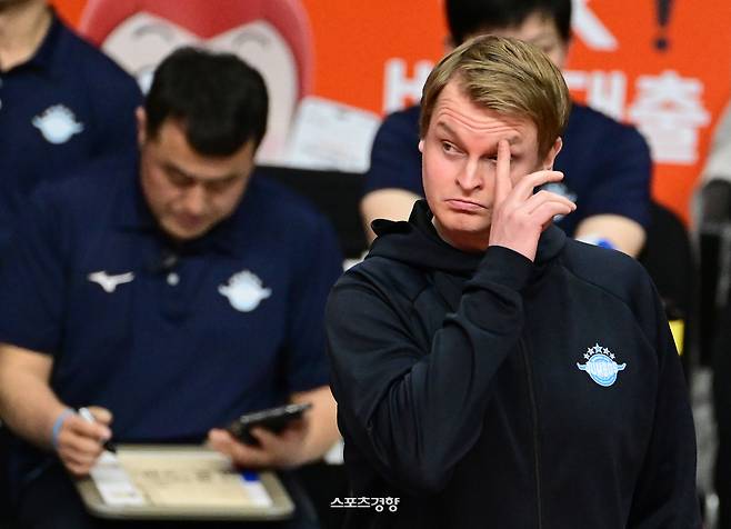 대한항공 토미 틸리카이넨 감독. KOVO 제공