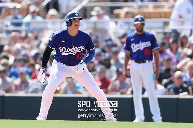 ▲ LA 다저스의 슈퍼스타 오타니 쇼헤이는 한국시간으로 12일 클리블랜드 가디언스와의 시범경기에서 1번 지명타자로 선발 출전해 볼넷 2개를 수확했다.