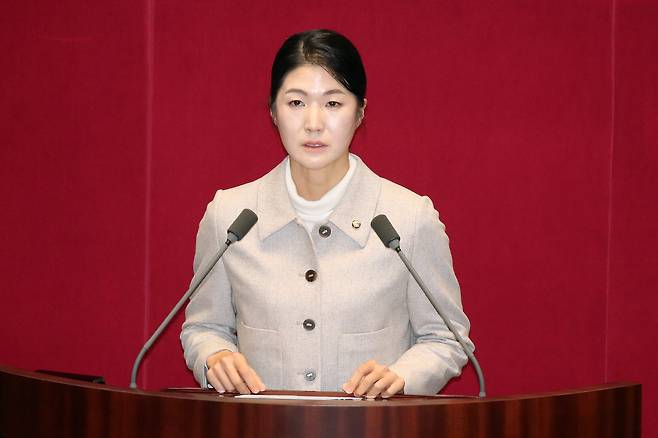 2024년 1월 9일 김은희 당시 국민의힘 의원이 서울 여의도 국회 본회의장에서 열린 제411회국회(임시회) 제4차 본회의에서 인사말을 하고 있다. /뉴스1