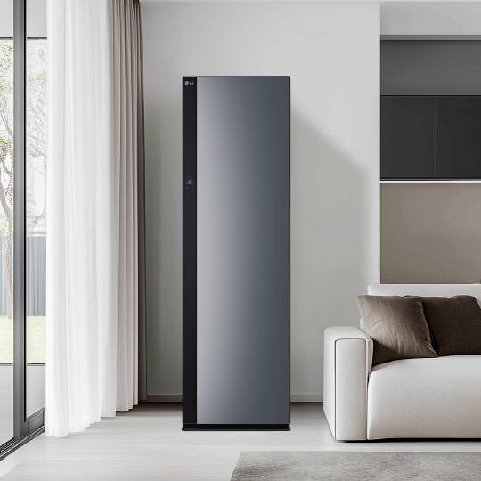 2025년형 LG 스타일러 오브제 컬렉션 뉴(뉴 스타일러). LG전자 제공