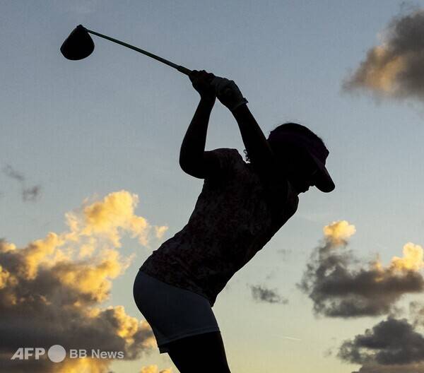 주니어 선수가 스윙을 하는 참고 이미지입니다. 사진제공=ⓒAFPBBNews = News1 (사진을 무단으로 사용하지 마십시오.)