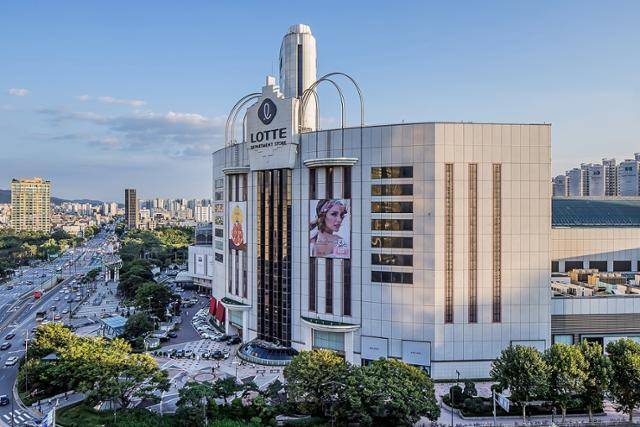 롯데백화점 잠실점 본관 전경. 롯데쇼핑 제공