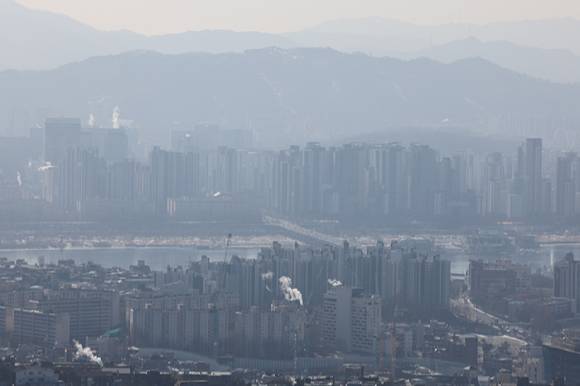 안개에 덮인 서울 시내의 아파트. 2025.2.9 [사진=연합뉴스]