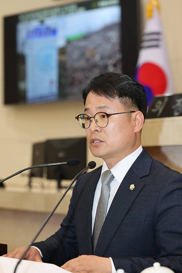 지난 12일 함정호 포항시의원이 제322회 포항시의회 임시회 5분 자유발언을 하고 있다. [사진=포항시의회]