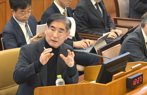 김용현 전 국방부 장관이 지난 1월 23일 서울 종로구 헌법재판소에서 열린 윤석열 대통령 탄핵심판 4차변론에 증인으로 출석해 발언하고 있다. [사진 출처 = 연합뉴스]