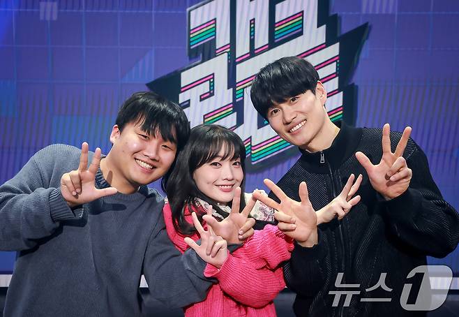 KBS 2TV 개그콘서트에 출연하는 KBS 공채 33기 코미디언오정율(왼쪽부터), 나현영, 김시우 / 뉴스1 ⓒ News1 김진환 기자