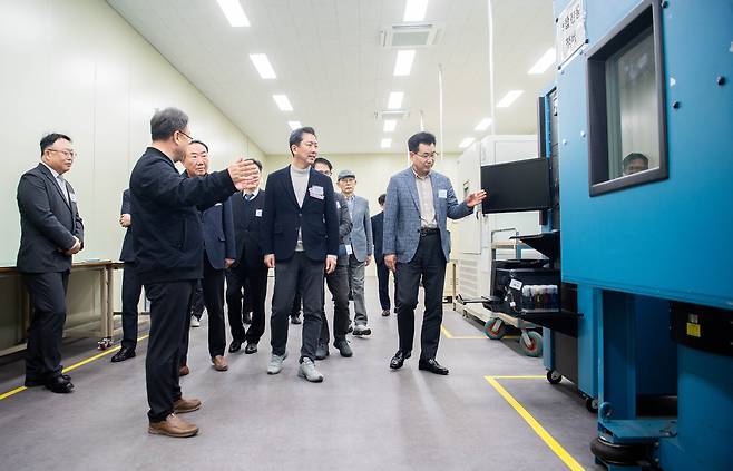 제이랩스가 13일 구미공장 개소식을 열고, 향후 사업 확대를 위한 생산시설 확충을 진행했다. (사진 제공=제이랩스)