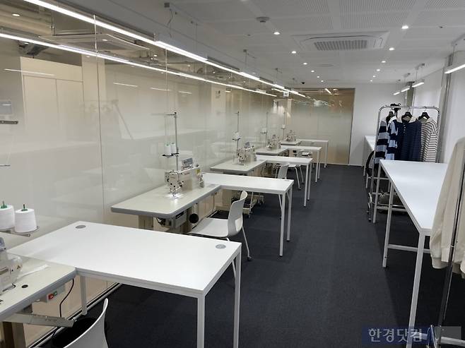 이번달 새로 오픈한 무신사 스튜디오 동대문종합시장점에 마련된 재봉실./사진=박수림 기자