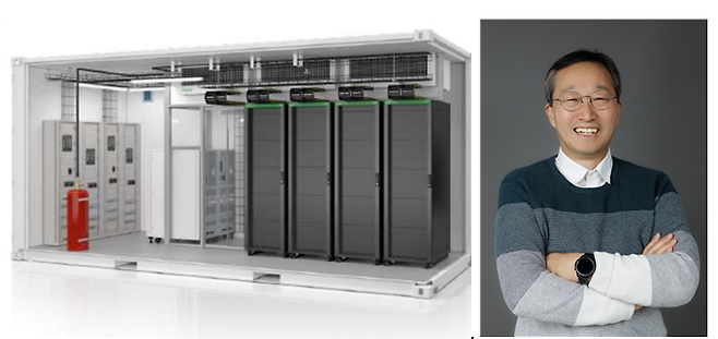모비가 개발한 모듈형 데이터센터 ‘에디슨’과 이규형 대표. [모비 제공]