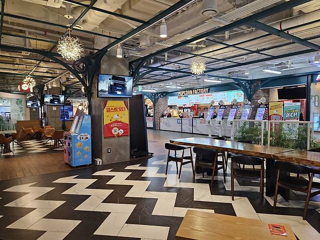 지난 13일 서울 송파구 CGV 송파점이 텅 비어 있다. 김수연 기자