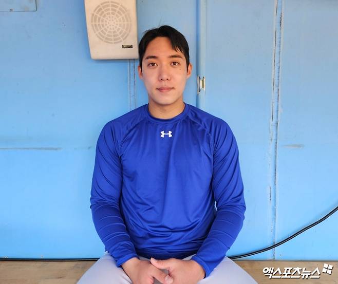 14일 오후 대구삼성라이온즈파크에서 열린 2025 신한 SOL Bank KBO리그 LG 트윈스와 삼성 라이온즈의 경기, 삼성 원태인이 경기 전 불펜투구를 마친 뒤 취재진과 인터뷰에 임하고 있다. 대구, 유준상 기자