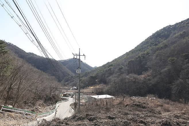 공용화기 사격장 예정지인 삼국유사면 인곡리  (대구=연합뉴스) 박세진 기자 = 14일 대구 군부대 공용화기 사격장 예정지인 군위군 삼국유사면 인곡리 마을이 고요한 분위기다. 2025.3.14 psjpsj@yna.co.kr