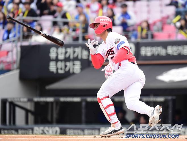 15일 광주 KIA챔피언스필드에서 열린 KBO리그 시범경기 KIA와 삼성의 경기. 1회 첫 타석 2루타를 날리고 있는 KIA 김도영. 광주=송정헌 기자songs@sportschosun.com/2025.03.15/