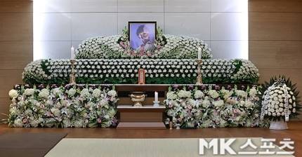 故 휘성이 가족과 동료들의 배웅 속에서 영면에 들었다. 사진=사진공동취재단