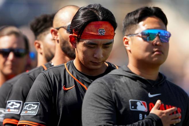 샌프란시스코 자이언츠 외야수 이정후가 16일 미국 애리조나주 스코츠데일에 위치한 스코츠데일 스타디움에서 열린 2025 미국프로야구 메이저리그에 출전하지 않았다. 허리 긴장 증세가 있어 선수 보호 차원에서 휴식을 취한 것으로 알려졌다. AP 연합뉴스