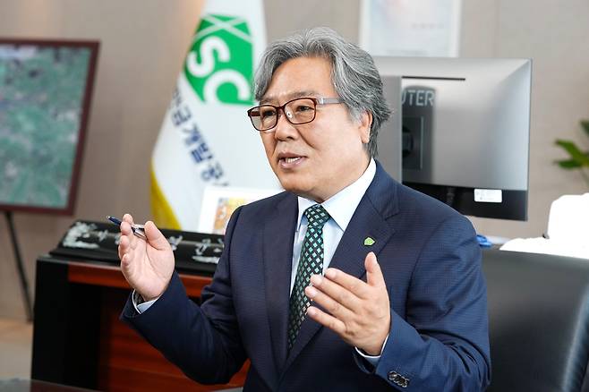 인터뷰하는 나경균 새만금개발공사 사장 [새만금개발공사 제공. 재판매 및 DB 금지]